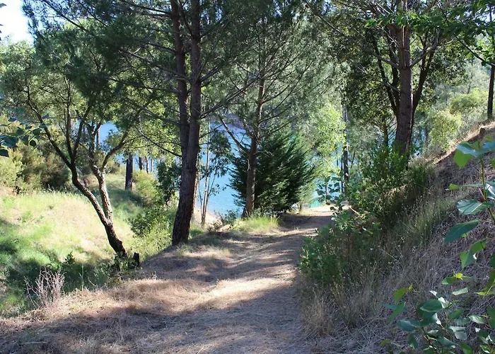 別荘 Casa Riotempo + Jangada トマール